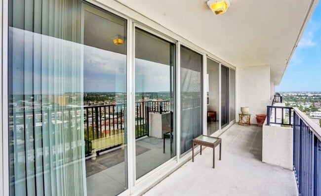 Building Photo - 531 N Ocean Blvd