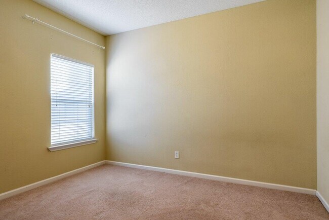 Building Photo - 12138 Longleaf Oak Trail