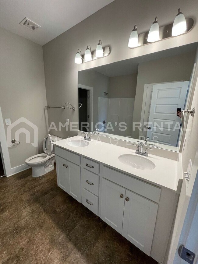 Building Photo - Home for Rent in Brookwood, AL... Available to View Now!!!