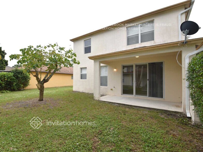 Building Photo - 5821 Azalea Cir