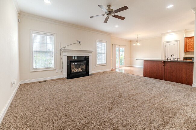 Building Photo - Perfectly Located 4-Bedroom Home Minutes from I-295, Hope Mills & Fort Bragg!