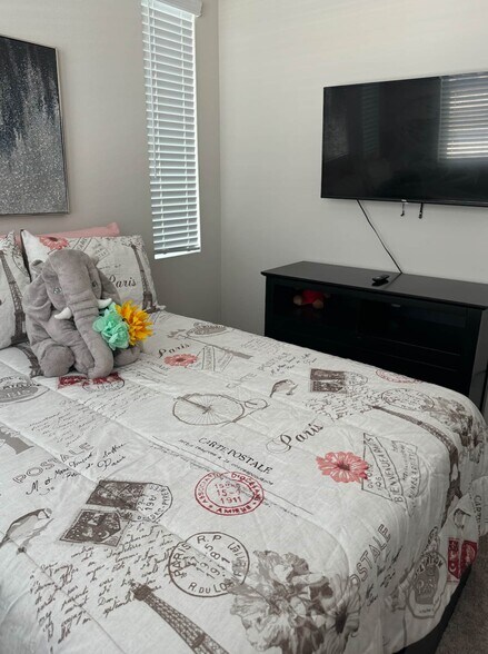 Building Photo - 211 N Vincent Ave