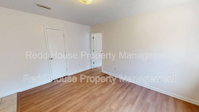Building Photo - 205 Mildred St