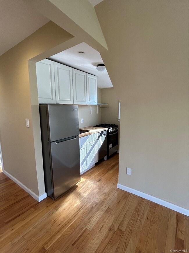 Building Photo - 631 W Market St