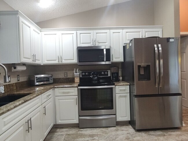 Building Photo - Furnish Single Family Home in The Villages