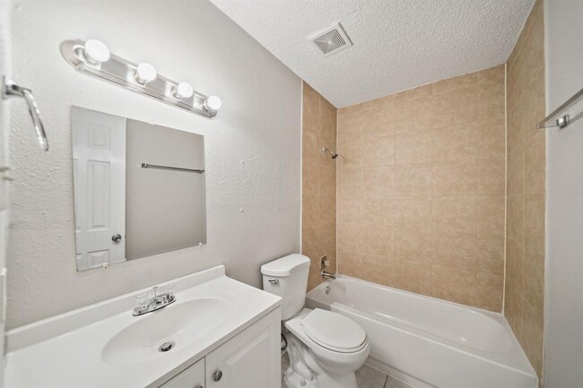 Building Photo - 11506 Fruitwood Dr