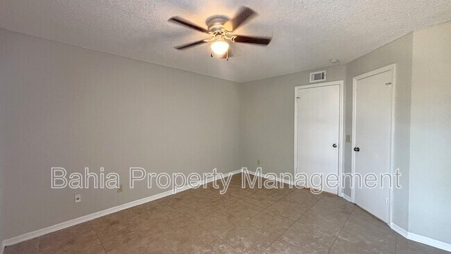 Building Photo - 4528 Commander Dr