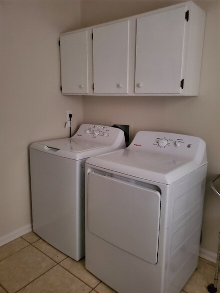 Building Photo - 2449 Robert Nash Ct