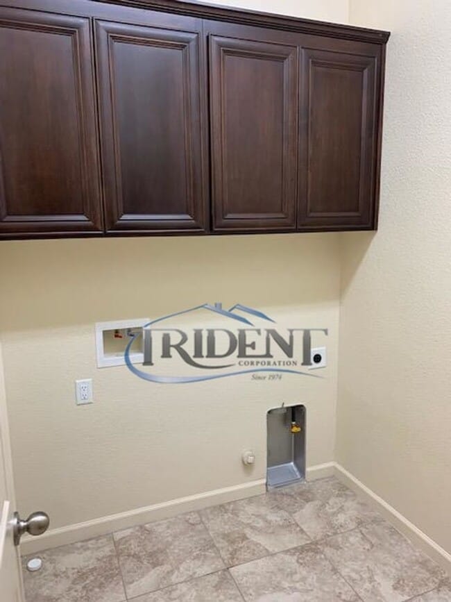 Building Photo - This a Beautiful newer 3 bedroom, 2 bath house