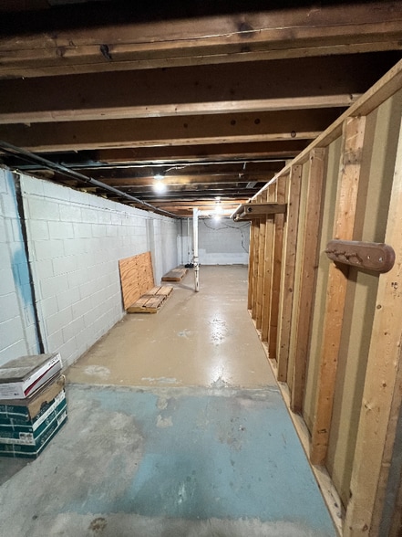 Building Photo - 1510 S 38th St