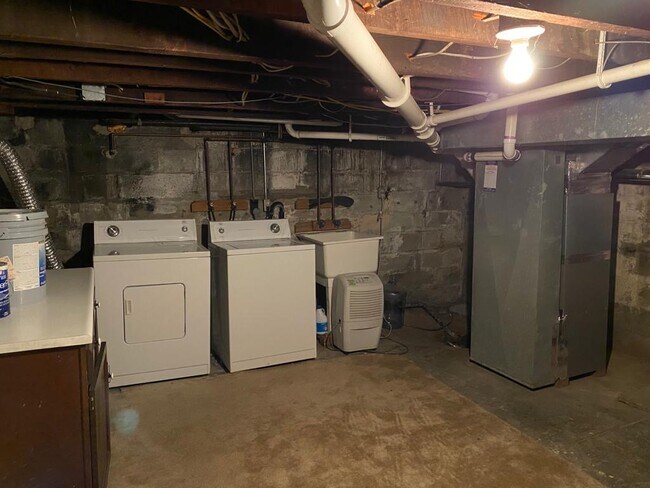 W/D in basement - 204 E Blenkner St