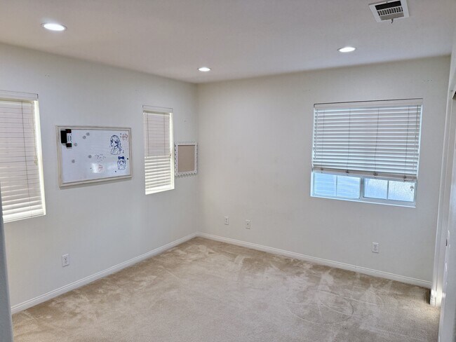 Building Photo - 11226 Evergreen Loop