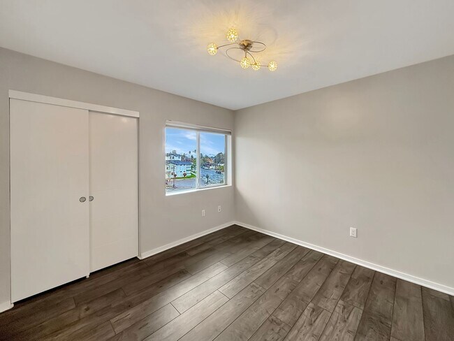 Building Photo - SD: Stunning 3BD/3.5BA Townhome in Ocean Beach with 2-Car Garage, Private Balcony & In-Unit Laundry