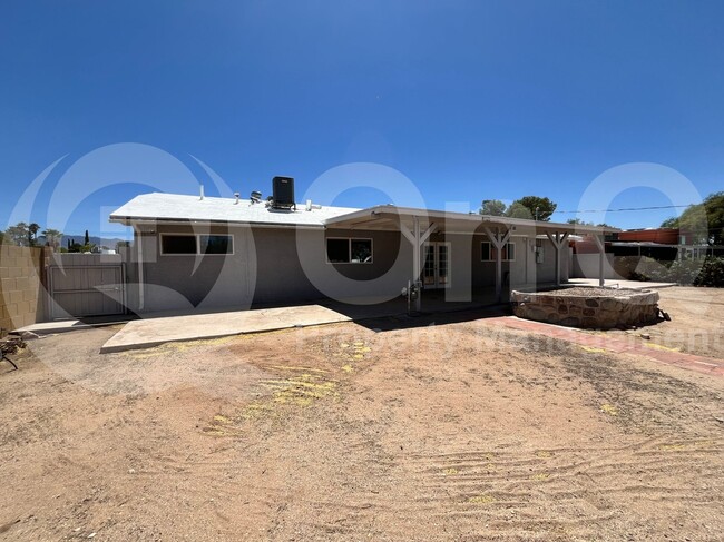 Building Photo - 826 S Sarnoff Dr