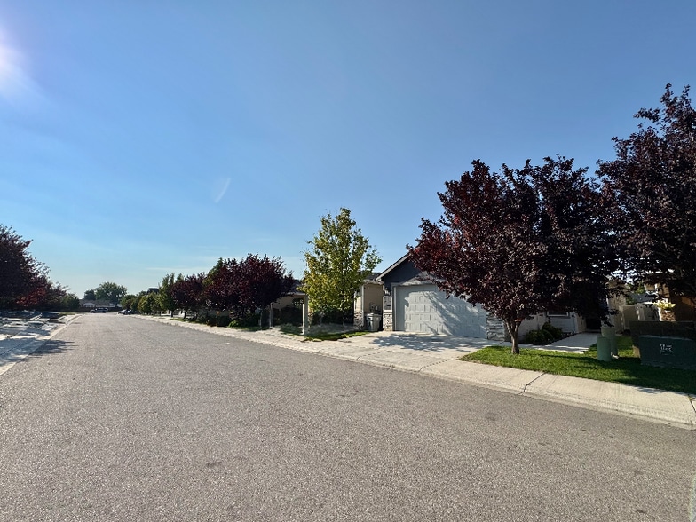 Primary Photo - 2090 W Claira Rd
