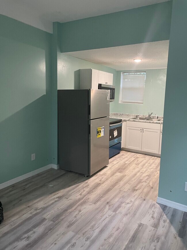 6730 Old Dixie Hwy, Apt 3 6730 Old Dixie Hwy, Apt 3 Vero Beach FL