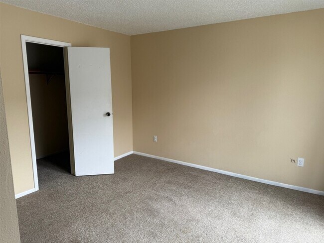 Building Photo - 260 El Dorado Blvd