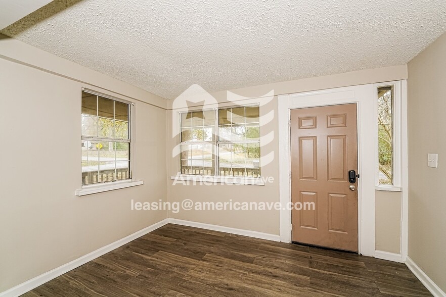 Building Photo - 760 Hopkins Dr