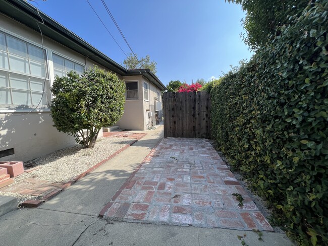 Building Photo - 13900 Burbank Blvd