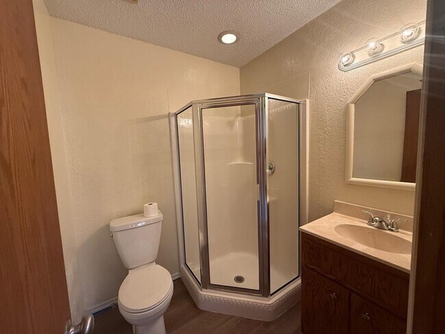 Building Photo - 1940 Ives Way Ln