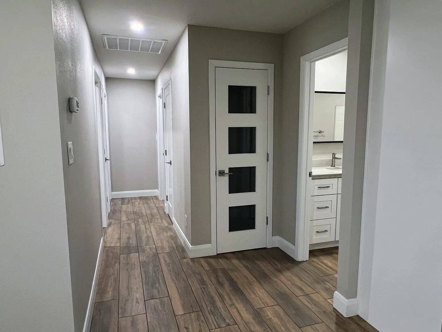 Building Photo - 2508 E Loyola Dr