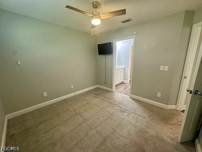 Building Photo - 6168 Principia Dr