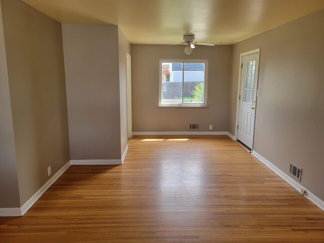 Primary Photo - 4520 E Wyoming Pl