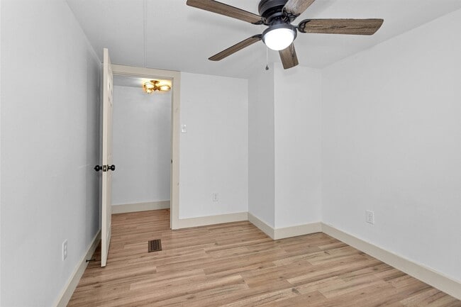 Building Photo - 5500 Penny Rd