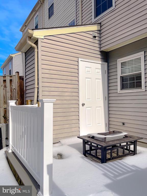 Building Photo - 4232 Drake Ct