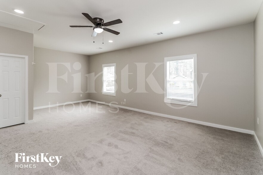 Building Photo - 1399 Ashbrook Dr NW