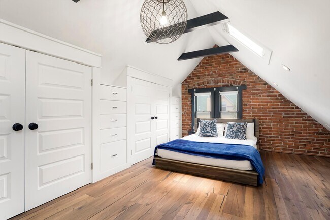 Building Photo - 469 Delaware St