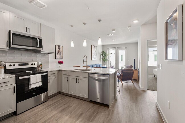 Building Photo - 5820 1/2 Cameron Road-SI FL4-ID1303398P