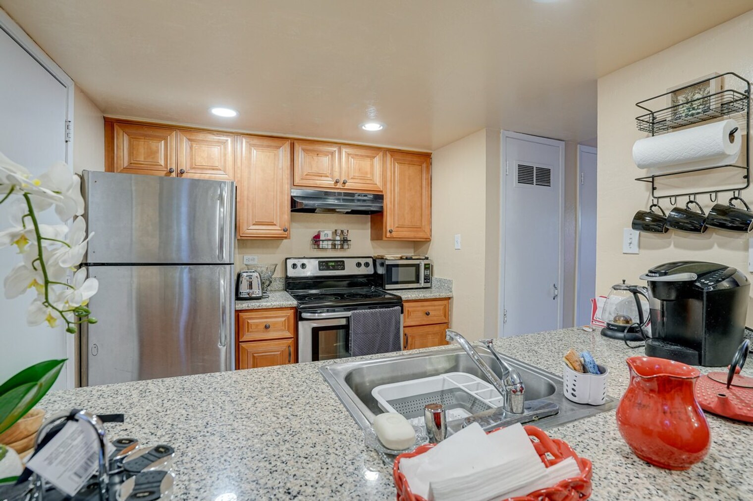 Building Photo - 5474 Roundtree Pl