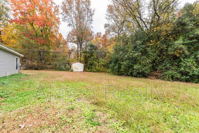 Building Photo - 7461 Elwood Dr