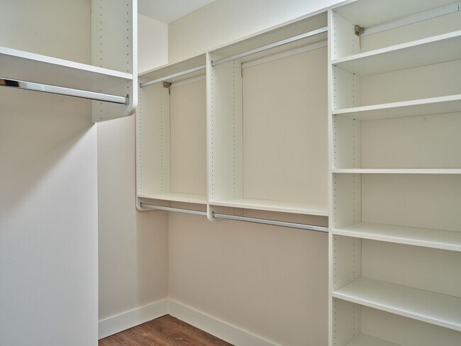 Building Photo - Tributary 50 Unit 209