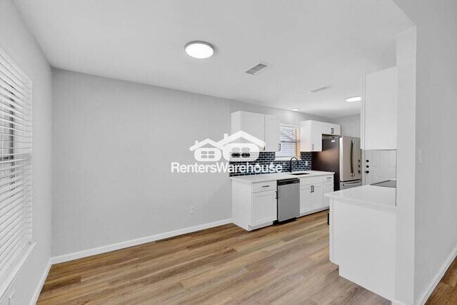 Building Photo - READY FOR MOVE-IN, 3-BEDROOM, 2-BATH HOME ...