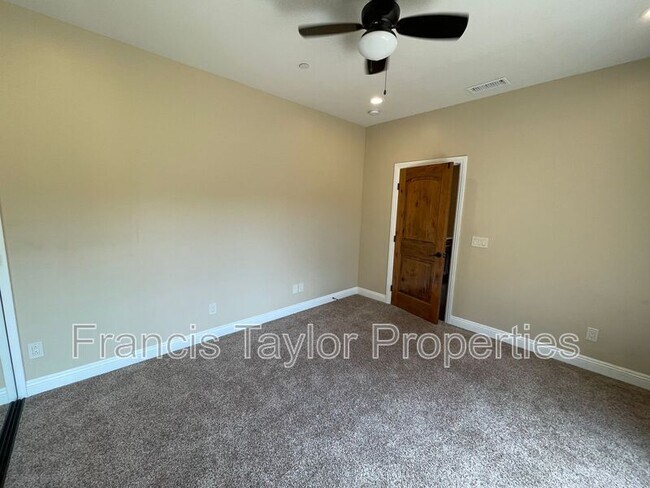 Building Photo - 14398 Harvest Crescent