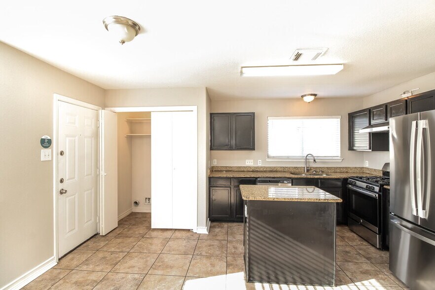 Building Photo - 1145 Verde Trails Dr