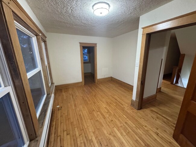 Building Photo - 303 Doty St