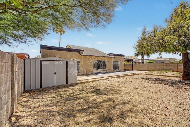 Building Photo - 4208 W Villa Maria Dr