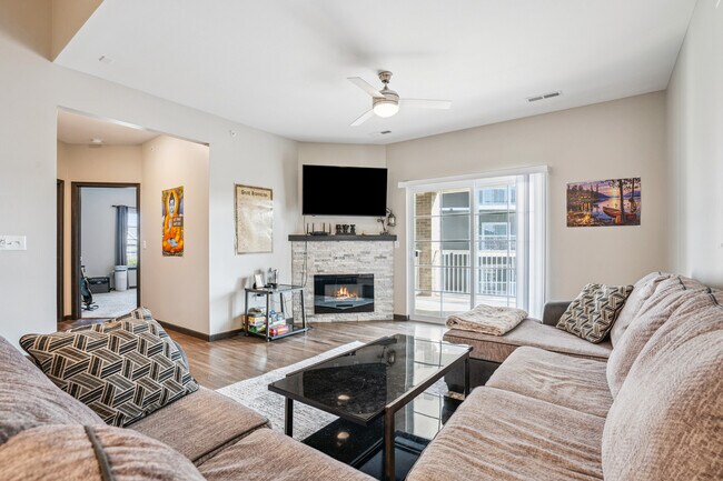 Building Photo - 2869 Spring Rose Cir
