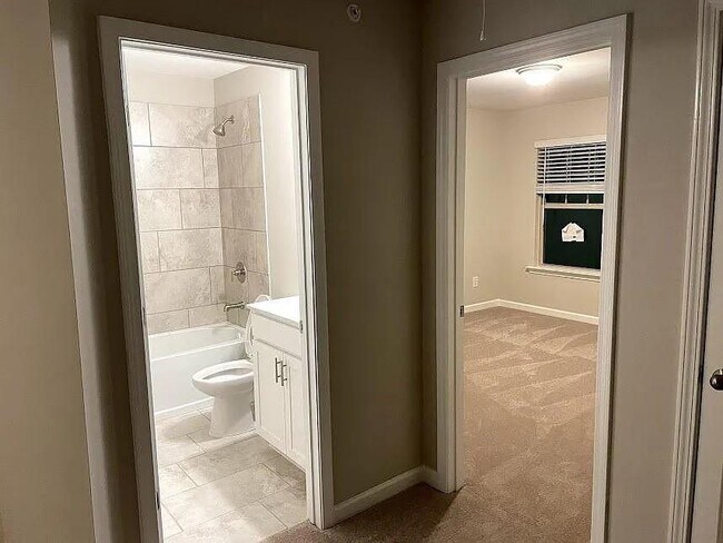Building Photo - 1366 Elderwood Way
