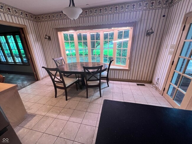 Building Photo - 9628 Summerlakes Dr