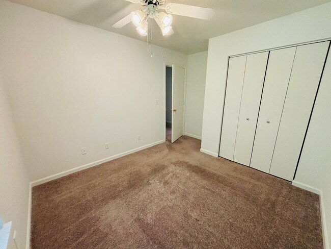Building Photo - 317 Pheasant Run Ct
