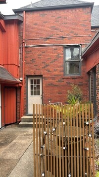Building Photo - 4704 Chenevert St