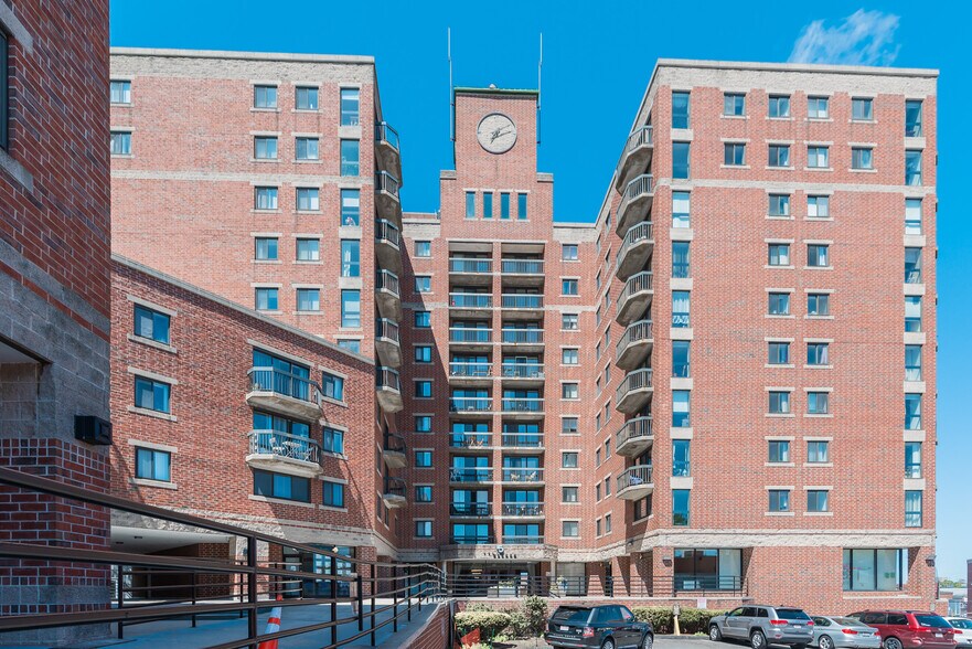 Primary Photo - 15 North Beacon St