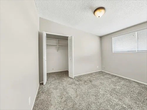 Building Photo - 8831 W Northview Ave
