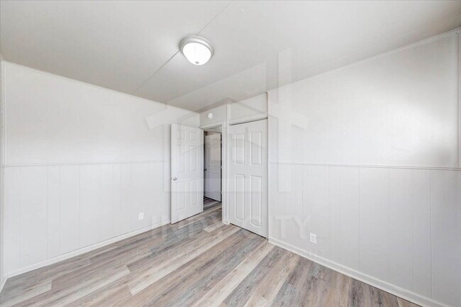 Building Photo - 7357 Evanston Ave