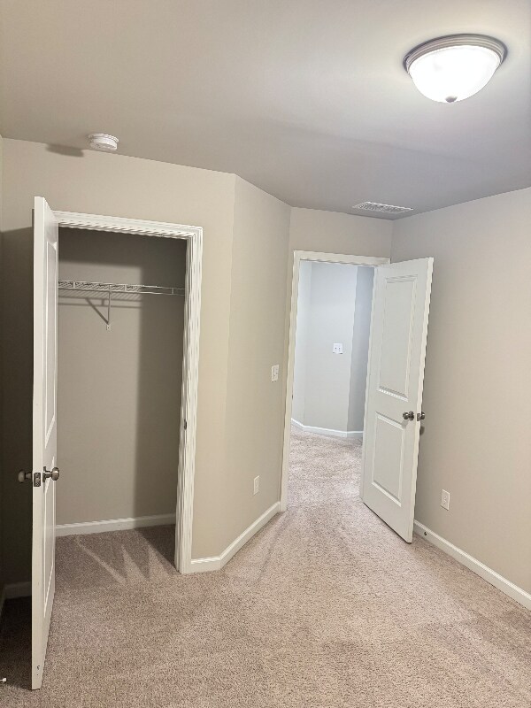 Building Photo - 2801 Ridgeview Dr