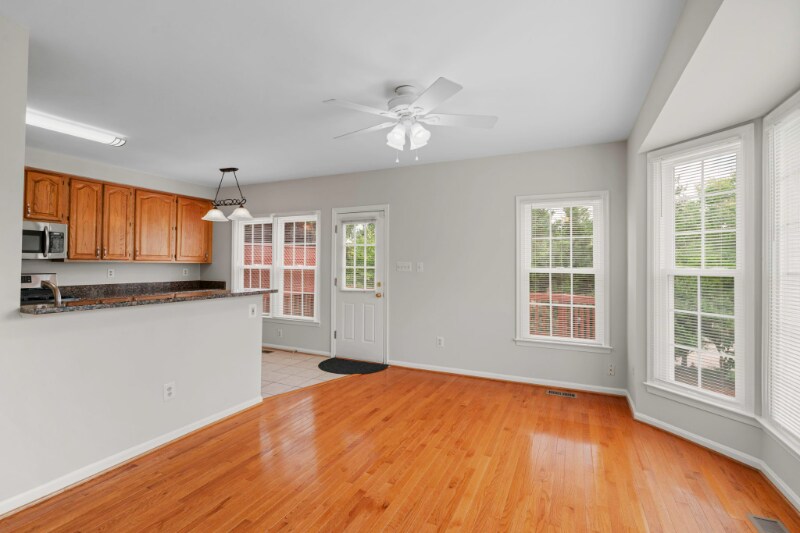 Building Photo - 7073 Kings Manor Dr